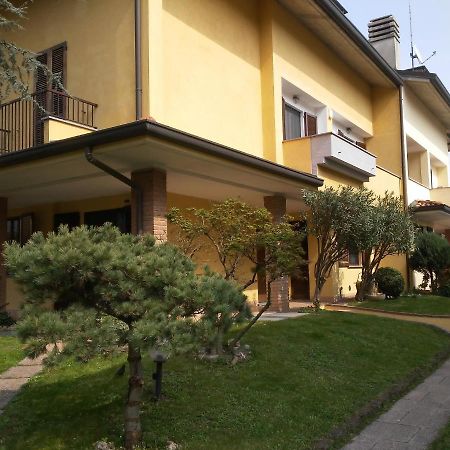 B&B Accogliente A Due Passi Dal Metro Di Milano - Casa Adriana Cologno Monzese Exterior foto